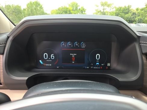Used 2024 Ford Expedition Limited RWD image 8