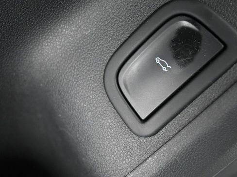 Used 2024 Chevrolet Traverse LT FWD image 28