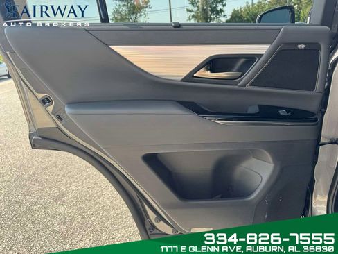 Used 2023 Lexus LX 600 F Sport w/ Accessory Package (Z1) image 31