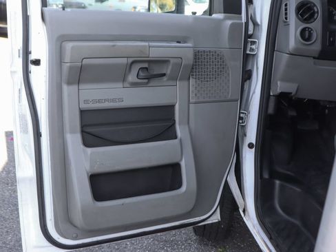Used 2016 Ford E-450 and Econoline 450 Super Duty w/ Power Windows & Locks Group RWD image 17