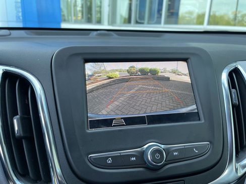 Used 2024 Chevrolet Equinox LS w/ LS Convenience Package FWD image 25