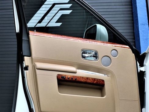 Used 2010 Rolls-Royce Ghost image 18