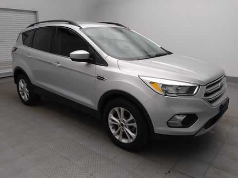Used 2018 Ford Escape SE FWD image 11
