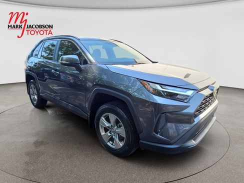 Used 2023 Toyota RAV4 XLE FWD image 3