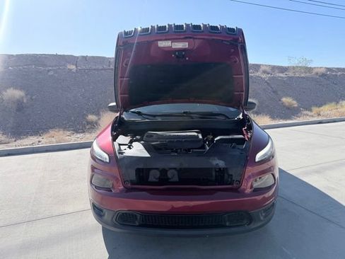 Used 2016 Jeep Cherokee Sport FWD image 30