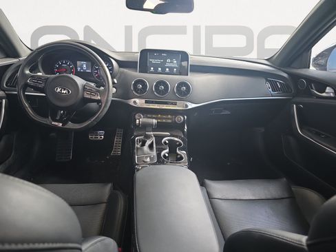 Used 2021 Kia Stinger GT-Line RWD image 2