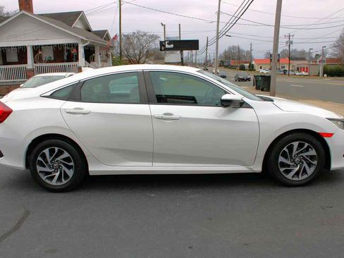 Used 2017 Honda Civic EX image 5
