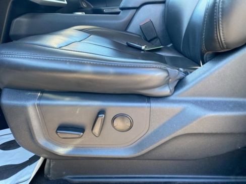 Used 2024 Ford Expedition Max XLT image 10