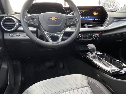 New 2026 Chevrolet Trax LT w/ Driver Confidence Package FWD image 9