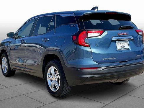 Used 2024 GMC Terrain SLE image 10