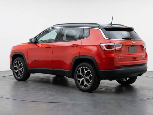 Used 2025 Jeep Compass Limited AWD/4WD image 6