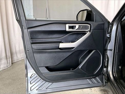Used 2023 Ford Explorer XLT w/ Equipment Group 202A image 20