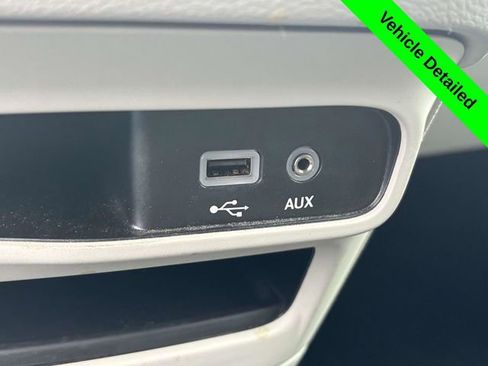 Used 2020 Chrysler Pacifica Touring image 20