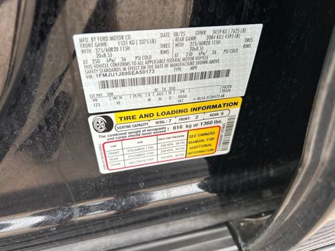 Used 2025 Ford Expedition Active AWD/4WD image 4