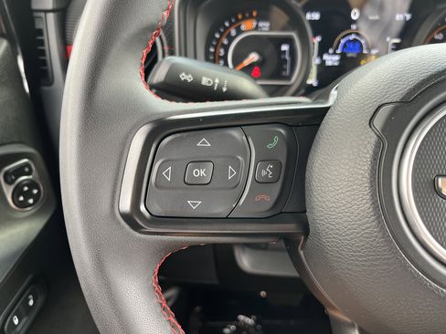 Used 2024 Jeep Wrangler Rubicon AWD/4WD image 17