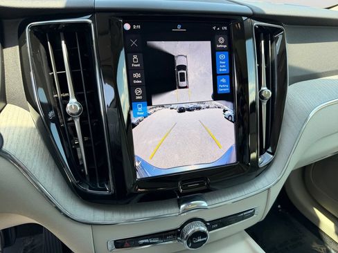 Certified 2024 Volvo XC60 B5 Plus w/ Climate Package AWD/4WD image 22