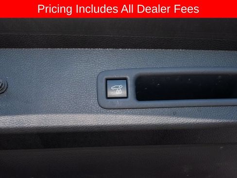 Used 2025 Toyota Sienna XLE FWD image 6