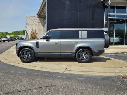 Used 2025 Land Rover Defender 130 S image 5