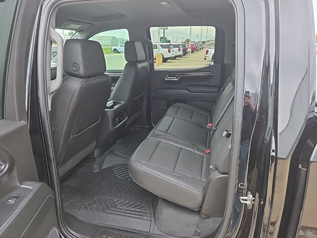 Used 2024 Chevrolet Silverado 1500 LT Trail Boss w/ Convenience Package II AWD/4WD image 15