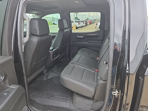 Used 2024 Chevrolet Silverado 1500 LT Trail Boss w/ Convenience Package II AWD/4WD image 15