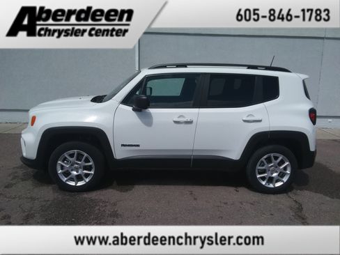 Used 2022 Jeep Renegade Latitude w/ Convenience Group AWD/4WD image 1