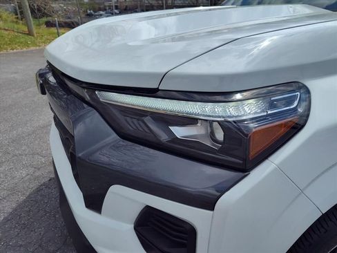 Used 2023 Chevrolet Colorado LT w/ LT Convenience Package III AWD/4WD image 9