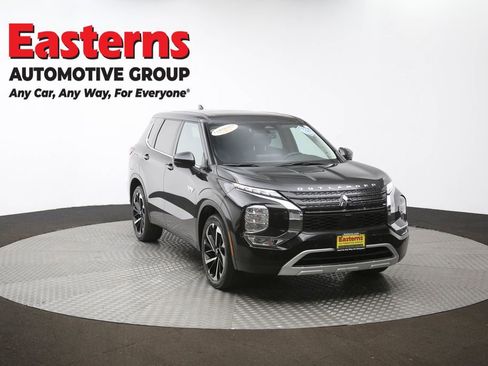 Used 2023 Mitsubishi Outlander SE image 52