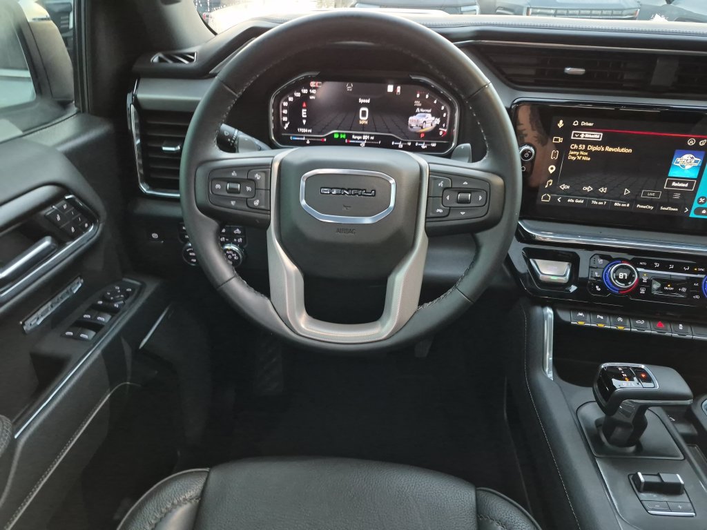 Used 2025 GMC Sierra 1500 Denali AWD/4WD image 29