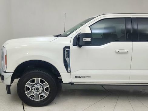 Used 2023 Ford F350 Lariat w/ Tow Technology Package image 4