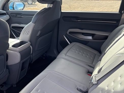 Certified 2024 Kia EV9 Wind image 10