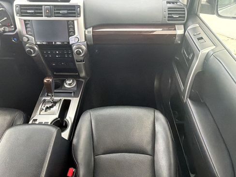 Used 2024 Toyota 4Runner Limited AWD/4WD image 28