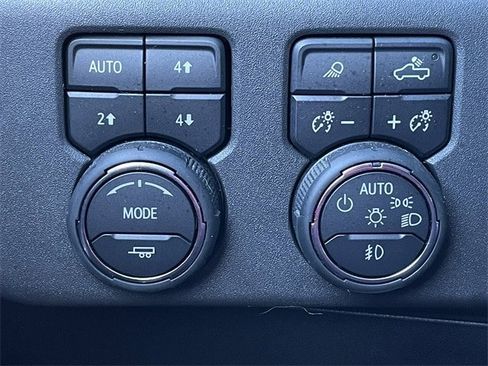 Used 2024 Chevrolet Silverado 1500 LT Trail Boss w/ LT Trail Boss Premium Package image 20