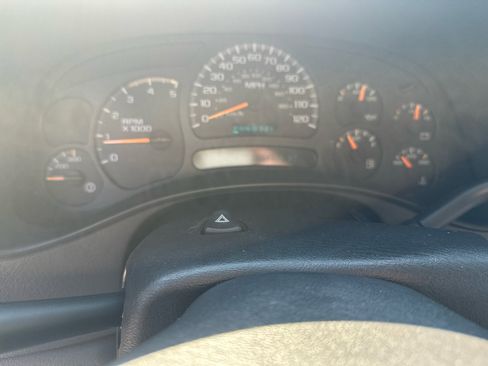 Used 2004 GMC Sierra 3500 SLE w/ Heavy-Duty Power Package image 10