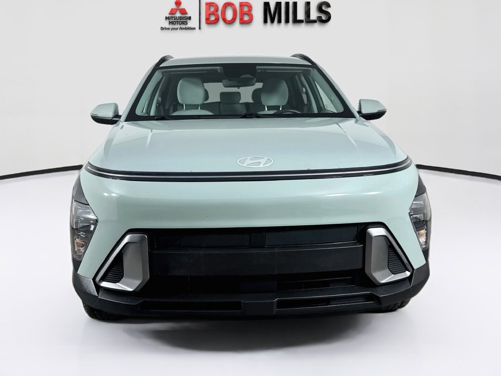Used 2024 Hyundai Kona SEL AWD/4WD image 2