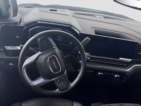 Used 2025 GMC Sierra 1500 SLT RWD image 18