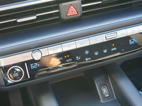 Certified 2024 Hyundai Ioniq 6 SE RWD image 21