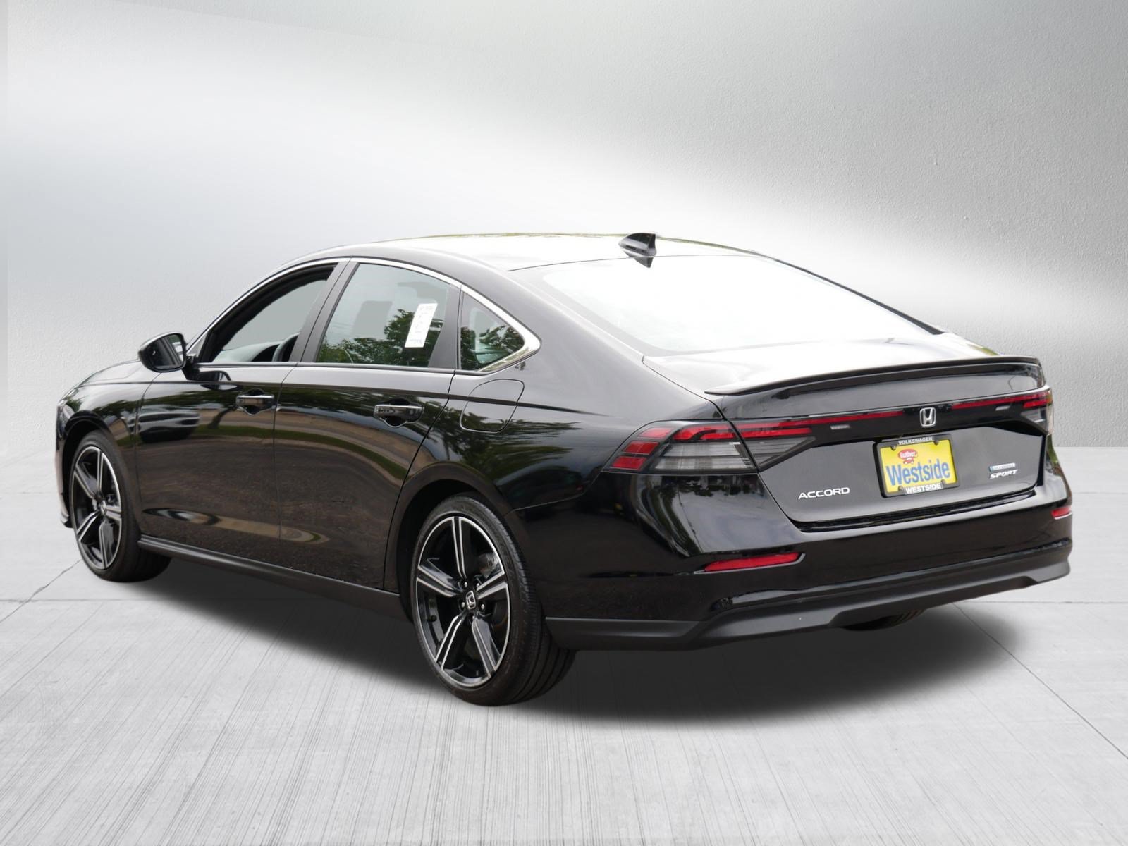 Used 2024 Honda Accord Sport image 5