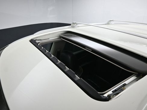 Used 2019 INFINITI QX60 Luxe w/ Essential Package FWD image 24