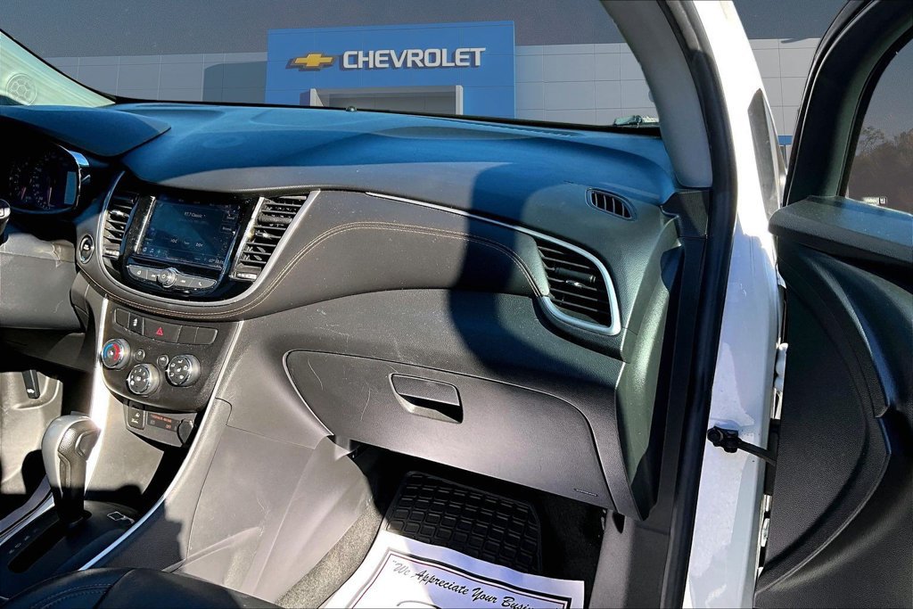 Used 2021 Chevrolet Trax LT w/ Premium Seat Package FWD image 28