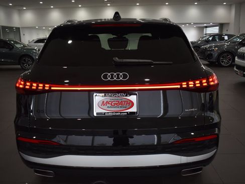 Used 2025 Audi Q5 Premium Plus w/ Premium Plus AWD/4WD image 6