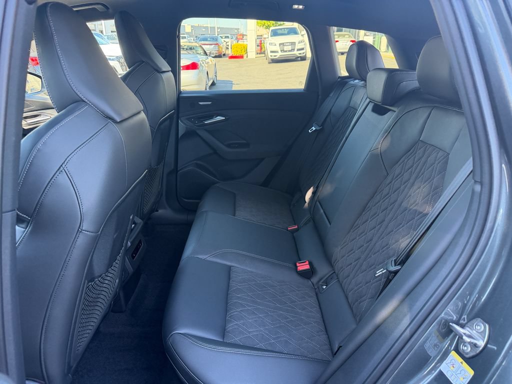 New 2027 Audi SQ6 e-tron Premium Plus AWD/4WD image 21