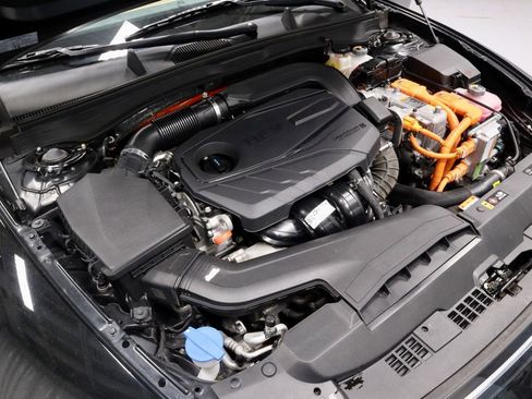 Certified 2025 Hyundai Sonata Limited FWD image 24