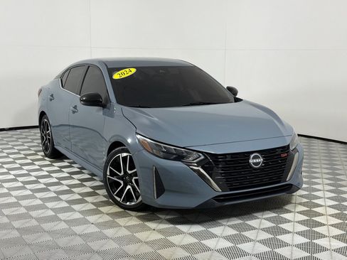 Used 2024 Nissan Sentra SR FWD image 2