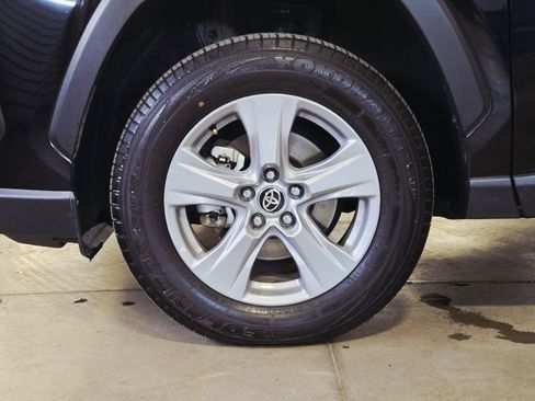 Used 2022 Toyota RAV4 XLE AWD/4WD image 45