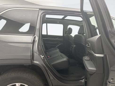 Used 2022 Jeep Grand Cherokee Limited AWD/4WD image 20