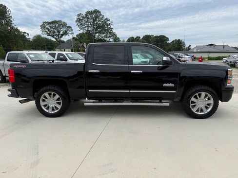 Used 2015 Chevrolet Silverado 1500 High Country w/ High Country Premium Package AWD/4WD image 6