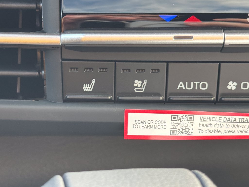 Used 2026 Toyota Sienna Platinum AWD/4WD image 31