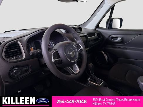 Used 2023 Jeep Renegade Latitude AWD/4WD image 10