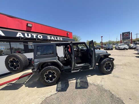 Used 2015 Jeep Wrangler Unlimited Rubicon AWD/4WD image 11