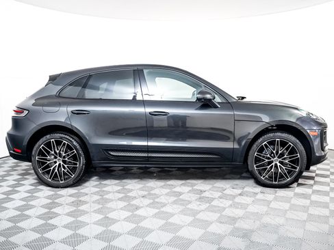 Certified 2025 Porsche Macan image 9